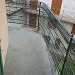 Alex's شقة كْروني